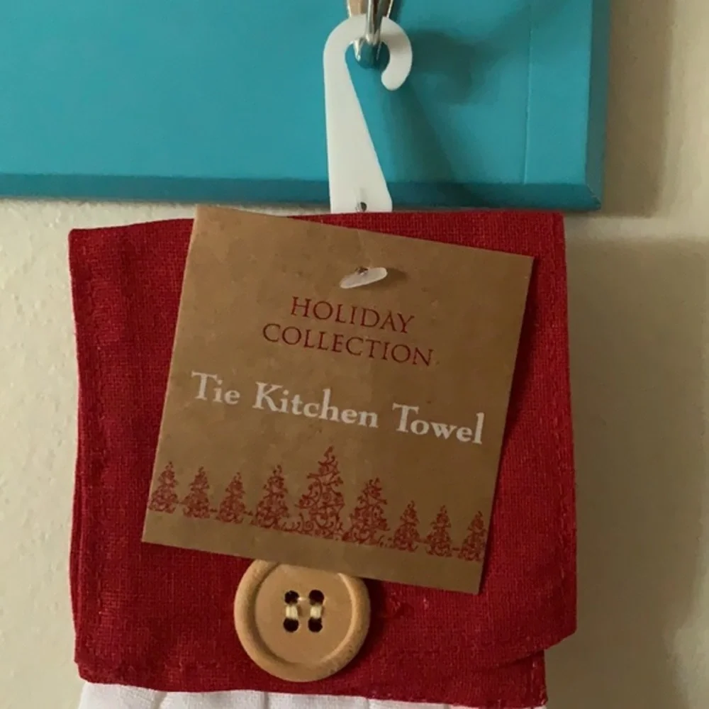 Holiday Collection The Kitchen Towel “Believe in the Magic” Print” New with tags
